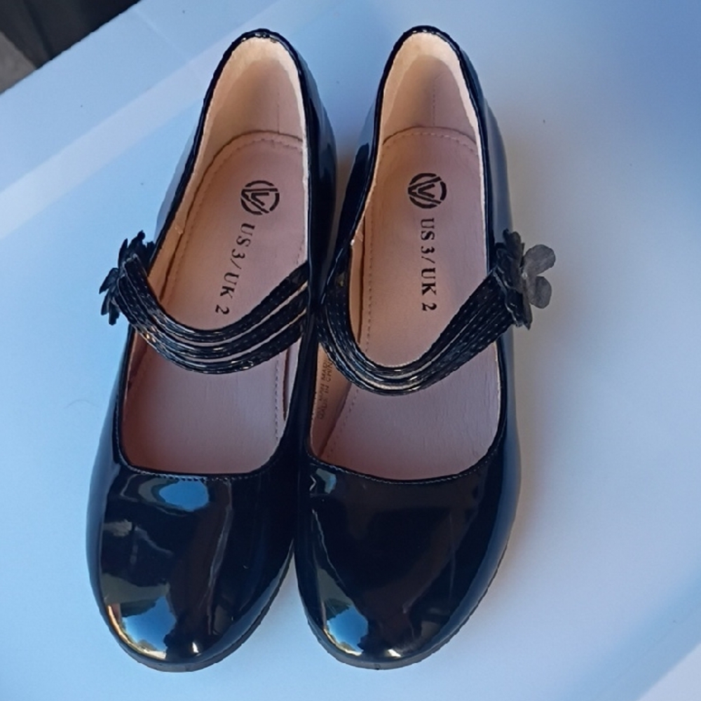 Charming Black Kids Dress Shoes with Bow Detail